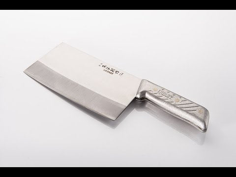 Video: Master Grade 3-layer laminated chef knives presented by Chef Luke Palladino